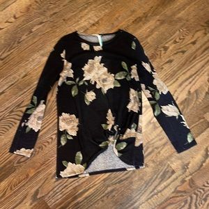 Floral Long Sleeve Women's Blouse - Black and Cream
